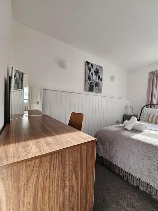 Beautiful And Bright !! Town/Harbour Apartment #1 Пензанс Екстериор снимка